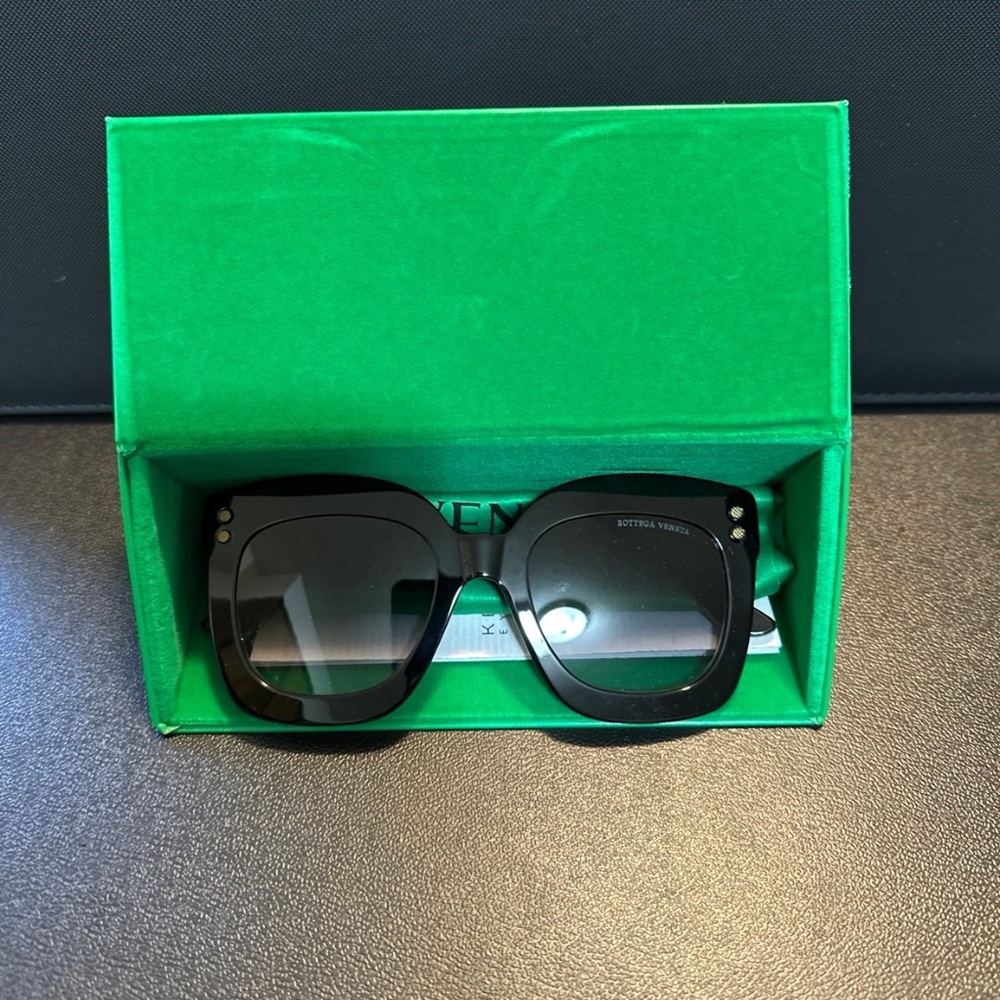 Bottega Veneta BV0238S 001 BRAND NEW in box